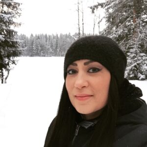 Dariya Voskoboeva Instagram - В продолжении темы поговорим о львах и девах! Что же им мешает быть счастливее 😊?
.
Лев ♌️ . Пороки и слабости
Со стороны может показаться, будто Львы – счастливейшие из всех знаков Зодиака. Они сильны, привлекательны и уверенны в себе, у них много друзей и они с легкостью покоряют вершину за вершиной. При этом Львов отличает некоторое благородство и изысканность, которую не обнаружишь у других знаков. Что же может помешать такому человеку, быть счастливым? Только пороки и глубочайшие зависимости, от которых страдают представители данного знака. Львы попросту не берегут свое счастье, меняя его на разгульные вечеринки, страсть к авантюризму и тяжелые зависимости.
И здесь совет может быть только один. Научитесь бороться со своими слабостями!
.
Дева ♍️ . Обидчивость и пессимизм
Трудолюбивые Девы могут добиться в жизни всего благодаря трудолюбию и обстоятельности. Это не удивительно, ведь у Дев порядок во всем – в работе, в доме, в голове. Но настоящего счастья таким личностям достичь чрезвычайно трудно, ведь их закрытый характер и холодный темперамент не позволяет показывать свои эмоции, и быть до конца откровенным с любимыми людьми. Все это усугубляется обидчивостью Дев и их выраженным пессимизмом. Они просто не верят в то, что могут быть счастливыми.
Задумайтесь: ваши проблемы только у вас в голове. И если вы отпустите их, и посмотрите на окружающих людей другими глазами, то обязательно станете счастливыми.
Кто следущий ?
.
.
.
#ДарияВоскобоева #лев #дева #эзотерика
