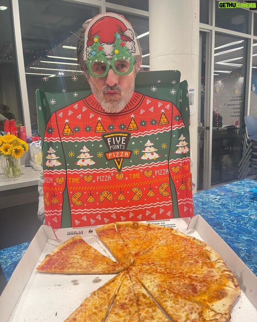 David Arquette Instagram - Xmas pizza party at @nashvilledismashouse @fivepointspizza @christinaarquette @ojme98 @lizkepley