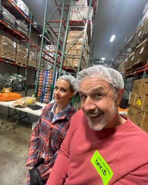 David Arquette Instagram - My #happy place @feedingamerica at the @2harvestmidtn #foodbank #volunteer #nashville #tennessee #thevolunteerstate it was a little cold for @christinaarquette