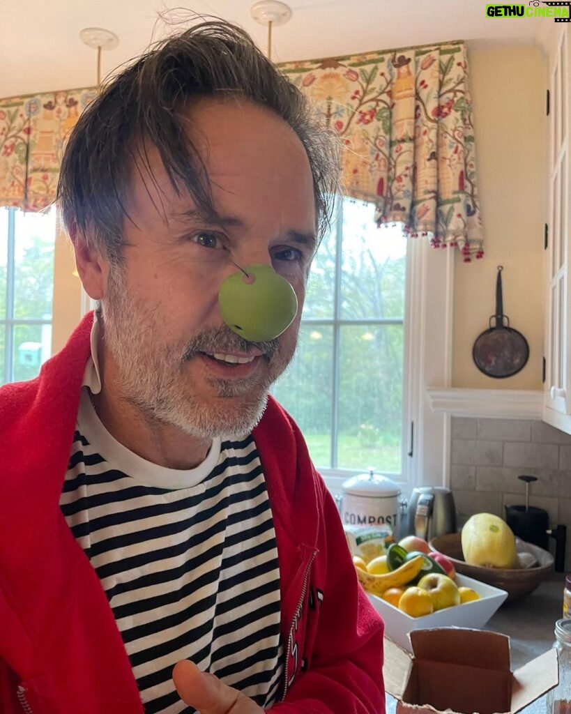 David Arquette Instagram - I love my new #halloween noses from @rednosefactory Best Noses in the Biz! Thank you 🤡❤️🌈