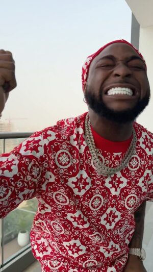 Davido Instagram - Twe Twe Remix out now ! 😋🔥⏳🌎 @kizzdaniel