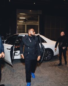 Davido Instagram - LAGOS … it’s your turn ! EKO HOTEL tonight we bring in CHRISTMAS 🎄 SEE YOU THERE !!!!