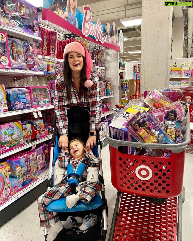 Dawn McCoy Instagram - Our 3rd annual holiday drive for foster children and their families - benefiting @extraordinaryfamilies & @fosterlove - ends in just 4 days! But this year, we’re hosting it as @LovingWayFoundation - And it’s not just for Christmas toys….but to help buy games, cards, supplies and furniture for their respective family time rooms and academic programs. Family Time rooms are for when a child in foster care visits with their prior caretaker, often times their parent, and others who they may be separated from such as siblings, other caretakers, relatives, etc. The cozier the room, the more like home it feels - and that is CRITICAL because this time can be beyond painful for both children and their families. We have just 4 days left and we could use your help! Please donate what you can to www.LovingWayFoundation.org/Donate to help us support these kiddos through the most heart-challenging time of their lives. We are so proud to support these organizations and have such gratitude for the work they do. #LovingWay #LovingWayFoundation