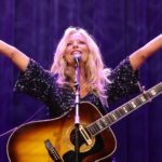 Deana Carter Instagram - Going into this special weekend SO grateful for our country & all the great Blessings we have! Take a moment to remember those who died in active military service for us & hug the ones you love! ❤️🇺🇸