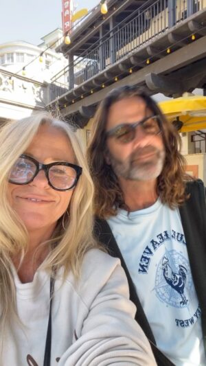 Deana Carter Instagram - We LOVE us some #sanantonio & @casariosa 😋 on the @sariverwalkfun!! Come see us at @majesticempire theatre TONIGHT!!! Happy Thursday! 🥰