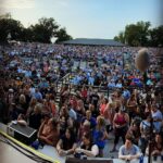Deana Carter Instagram - Still beaming from being with these hot mamas last night at our @thedevonamp show!! The GIRLS are back in town!! 🙌🏻 @jodeemessina @jamieonealofficial I love you both! 💞🥰💞🥰💞🥰💞🥰💞🥰💞🥰 The Devon Lakeshore Amphitheater