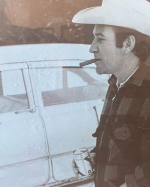 Deana Carter Instagram - Thinking of my Daddy today…would’ve been his 89th #Birthday ❤️🎂 SO blessed he was ours & we were his. 💝
