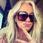 Deana Carter Instagram – Nuttin’ like crusin’ thru my ol’stompin’ grounds in #Ktown & soakin’ up some BIG ORANGE 🍊 vibes!! Lub me sum TENNESSEE baby! Thanks to Mark & @sugarmama for hosting us last night. 💗🍊#GOVOLS 🍊💗 a headed to our gig in #LondonKY tonight!! 🎶🎸🎤 UT Knoxville Alumni