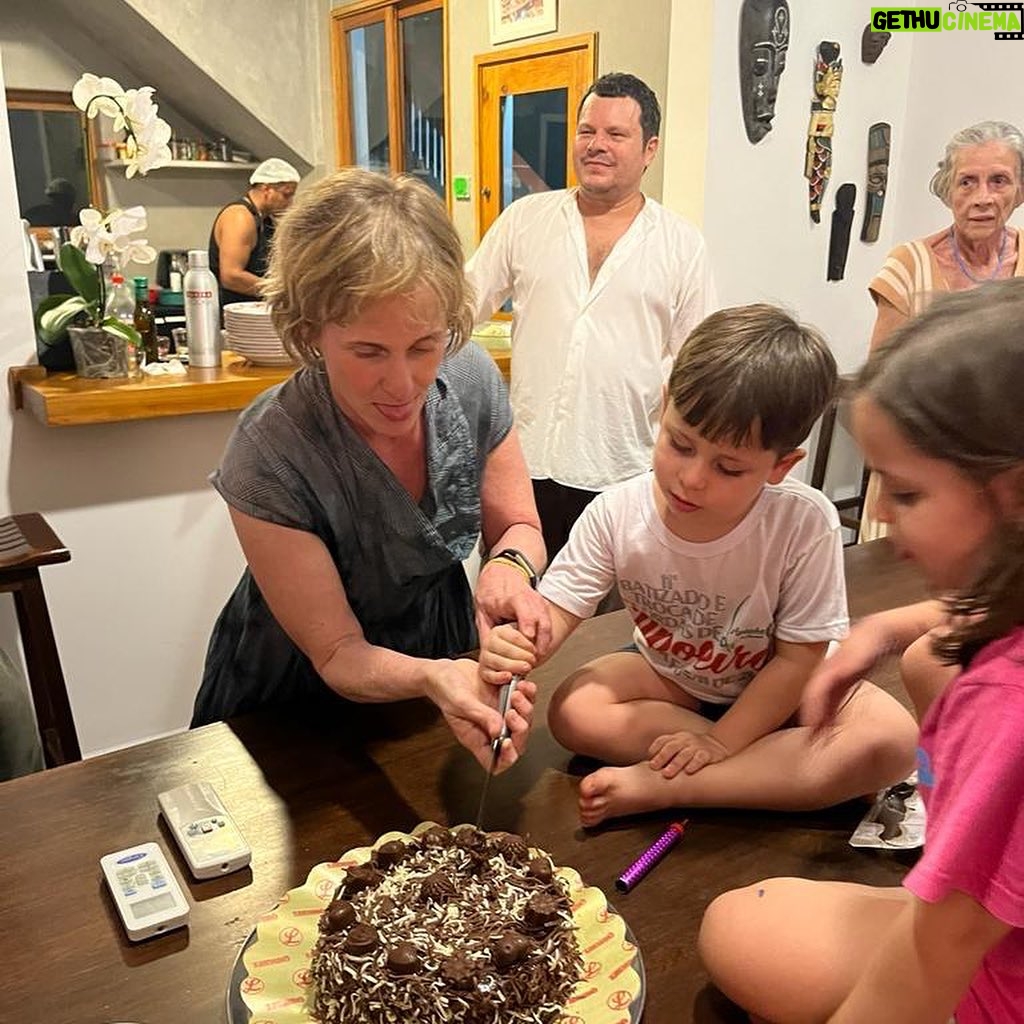 Deborah Colker Instagram - algumas fotos da comemoração do meu aniversário❤️❤️❤️ família é tudo