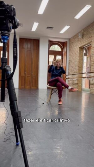 Deborah Colker Instagram - O seu corpo nunca é uma limitação, ele sempre é uma possibilidade🕺🏼