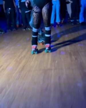 Deborah Colker Instagram - O corpo em ação - como arte, como cultura, como dança, como trabalho, como forma de expressão - genial🤍

1º vídeo via @akhi_husni
2º vídeo via @miydance_ & @boxerdancedancedance 
3º vídeo via @shonaingle220 
4º vídeo via @maritaethio 
5º vídeo via @manuela_flamenca28 
6º vídeo via @t__sm0ove