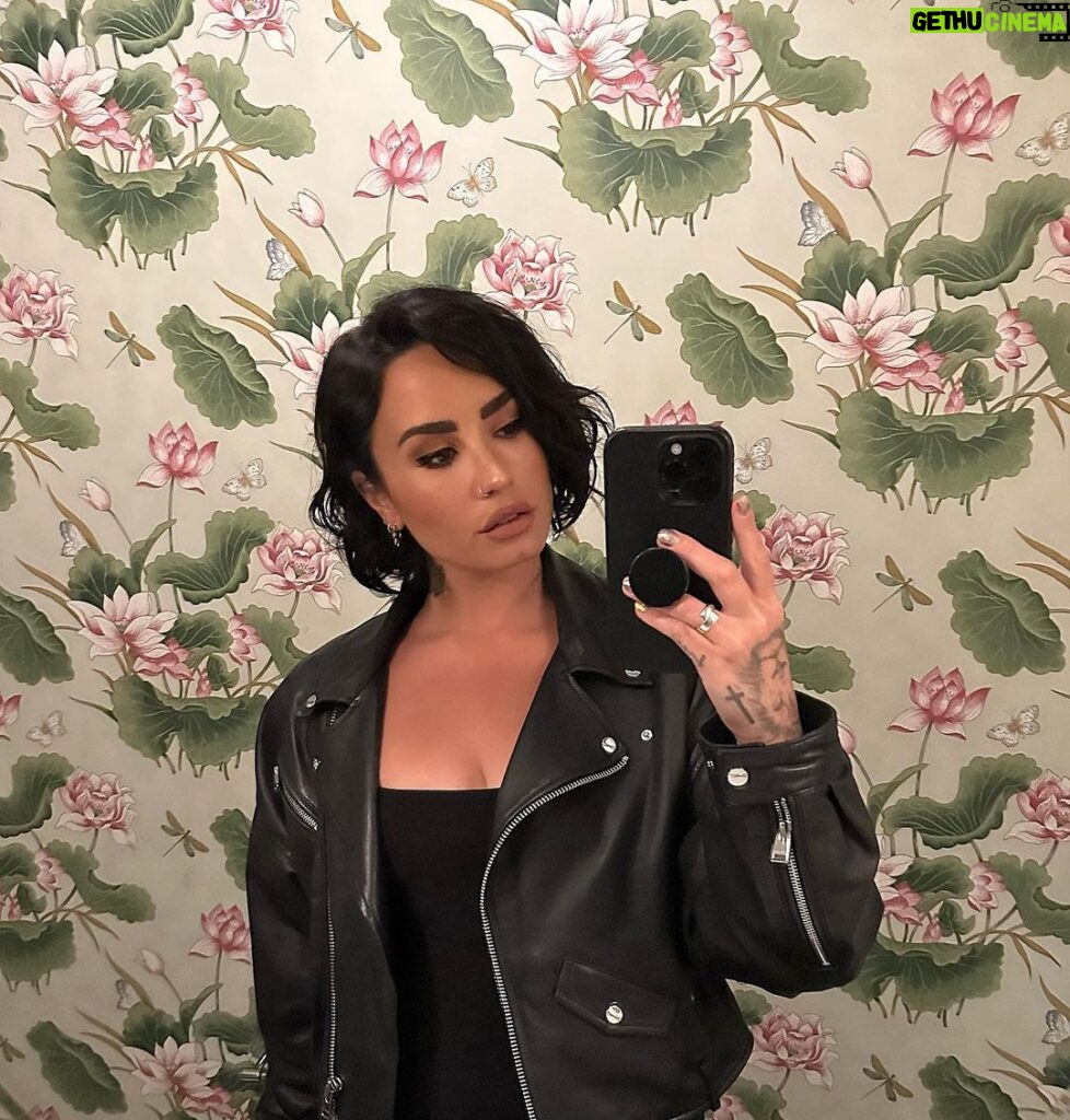 Demi Lovato Instagram - When you have to pee with a jumpsuit on