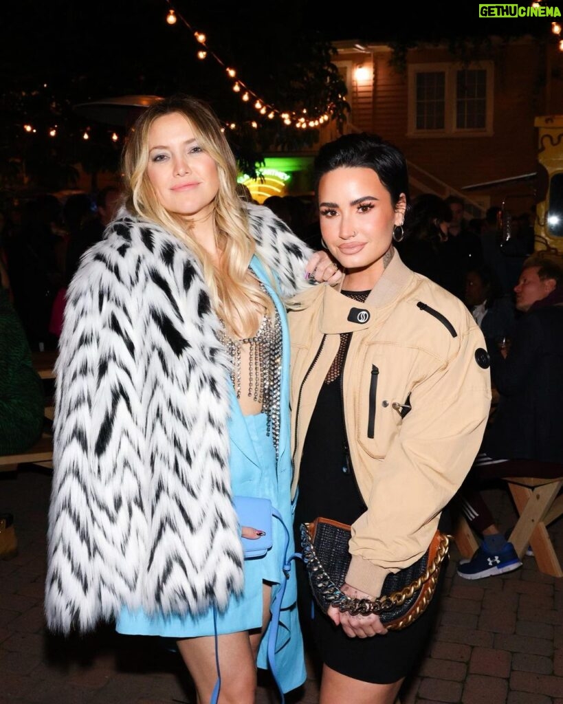 Demi Lovato Instagram - Thank you @stellamccartney for a great night 🖤💫