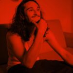 Dengaz Instagram - “Não Tá fácil” com o meu bro @bymurta já disponível no YouTube e em todas as plataformas! ❤️‍🔥 link na bio 🎶 @twins_is_here 🎥 @pddias 📸 @pluma.pt & @fabioteixeiraphoto 🎨 @chureoner