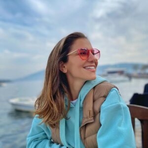 Derya Beşerler Instagram - Burgazada ne güzelsin💙 Bir tatlı huzur, bir nefes aldım gidiyorum🙏🏻✨