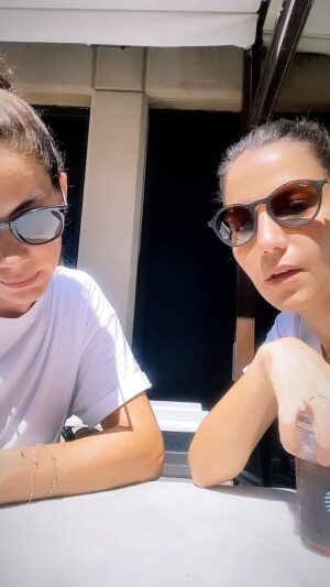 Derya Beşerler Instagram - Kilo verme işi sizde nasıl gidiyoör? Bizde hamur işi bağımlılığı söz konusu😁 @zeynepbeserler