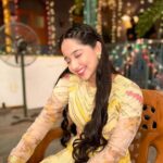 Deshna Dugad Instagram - Caption these pictures 🌼🍍🍋🌽 . . #deshna #deshnadugad Pc - @indraxi_kanjilal_official