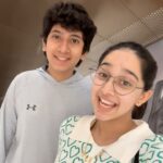 Deshna Dugad Instagram - No change at all 😭😂🫂♥️ Ps - i was sitting because i had fallen , music start hone se just pehele 😂 . . #deshna #deshnadugad #tirthjoisher #tirth #friends #masti #crazy #madness #2024