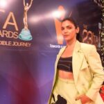 Deshna Dugad Instagram - Aapke favourite artists aaye hain ek saath bannane aapke naye saal ke jashn ko yaadgaar! Dekhiye, #23rdITAAwards, aaj shaam 7:30 baje, StarPlus aur Disney+ Hotstar par. @theitaofficial @sonalikul @deshnadugad5 @shriya.pilgaonkar @zakirkhan_208 @jaavedjaaferi @colgatein @epsonindia @garnierindia @cadburydairymilksilk @lenovo_india @vaselineindia @marutisuzukiofficial #itaawards #ita2023 #itastar31dec