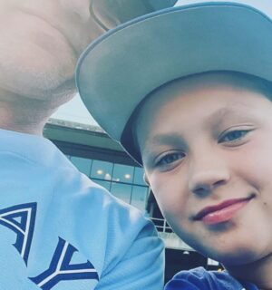 Devon Sawa Instagram - I woke up today and realized my boy is now ten. I have a ten year old little guy that I love unconditionally. A young man that I couldn’t be prouder of and who makes me smile from ear-to-ear, on a regular basis. I love you to the moon and back, Hudson.