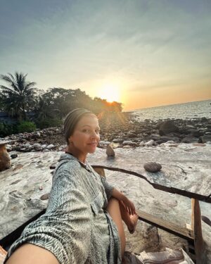 Diana Nicolau Instagram - Selfie dump 🤳 

(Saving the best for last) 😎

#cambodia #backpacker #solotraveller