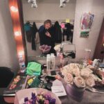 Diana Nicolau Instagram - Está parido. Foi a ferros. Daqueles que deixam a cabeça amolgada. Mas incha, desincha e passa. Obrigada às 125 pessoas que saíram de casa numa noite gelada e nos aqueceram a sala. Ah… não sei se já tinha dito mas tenho a melhor equipa de sempre 🥹 Se não fossem eles eu já tinha desistido disto e voltado pra Ásia. 😌 🥂 namaste ninos 🙏 @inesfdsilva @daniel.nicolau.fernandes @braga_rui @raquelpellicano @andre_de_almeida @jose_antonio_tenente @belledommage @ana_ni_ana @inesafflalo @jorge_albuquerque_ @cucadaselva @_joaovazsilva_ @fsantosfilipe Acolhimento🙌🏻 @escolademulheres1995 obrigada 😌 Temos mais 3 dias. Desistências à porta. Escola de Mulheres - Oficina de Teatro