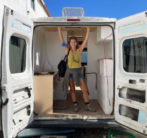 Diana Nicolau Instagram - Van Lorenza 🚐
My dream came true 🥹

•
9 months after 🔨
#vanlife #vanproject #vanlifeportugal @project.vanlife 
👏🏻 @despert.builders