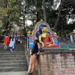 Diana Nicolau Instagram - 11 semanas, muitas histórias e algumas cicatrizes separam estas duas fotos. 🥹 Dhanyabaad, Nepal Istouti, Sri Lanka kop khun kra, Tailândia aw-kohn, Cambodja Cảm ơn, Vietname. Thank you 🙏 You were good to me! 😌 E obrigada a todos os que seguiram esta aventura e me iam fazendo sentir acompanhada com as vossas mensagens e comentários. Fico feliz por saber que se sentiram a viajar um bocadinho comigo. ❤️ Agora não há tempo a perder com a ressaca do regresso, que o @desconfortavel_um_monologo não se faz sozinho. 😏🤞🏽 Noibai International Airport