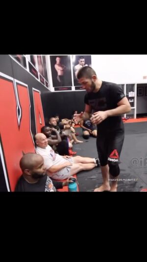 Diego Sanchez Instagram - To be a martial artist you must learn to study movement as technique my favorite to interpret is @alliseeisgold his movements are something else!!!! Would love to wrestle him I know he would tech me but the learning process would be amazing 🥇