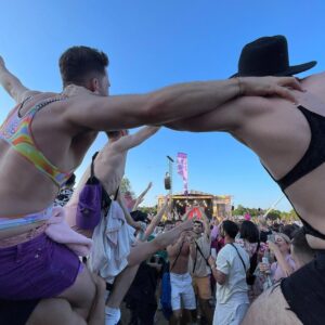 Dino Fetscher Instagram - ✨Mighty Hoopla Saturday ✨ Love love love ♥️🌈