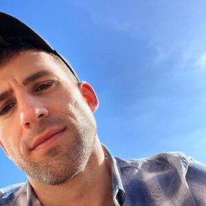 Dino Fetscher Instagram - ☀️