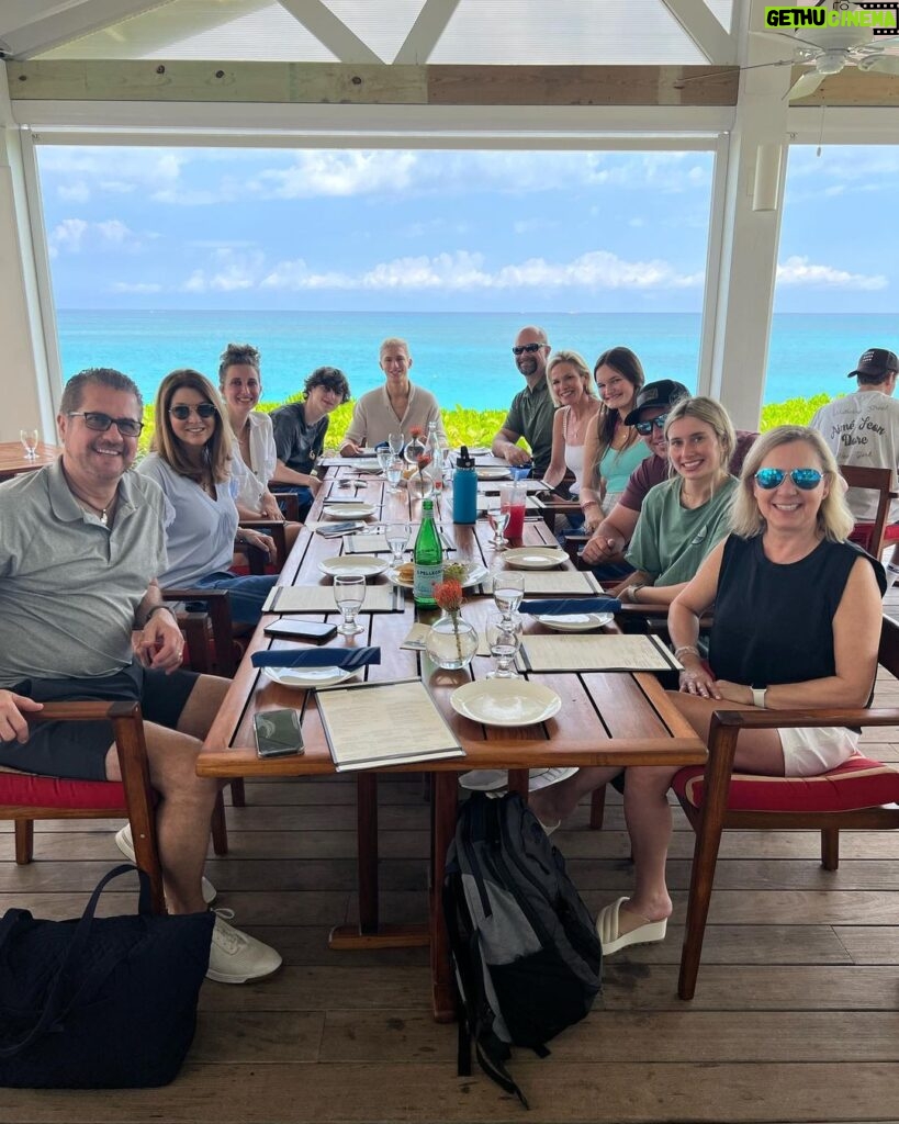 Dixie Carter-Salinas Instagram - Looks like green screen pics. Thanks @fsoceanclub for the perfect lunch with amazing friends. ☀️ Ocean Club, Paradise Island,