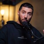 Dmitriy Romanov Instagram - Совет по продвижению ивентов до солдаутов. Каждый концерт - это огромный труд на каждом этапе: от создания контента до продвижения самого мероприятия. И всему этому нужно уделить время (а его никто в сутки не прибавляет по щелчку). Поэтому важно уметь делегировать задачи, где это возможно. Это грамотный менеджмент. В моем случае с продвижением моих концертов меня выручили ребята из агентства @sol.agency Мне понравилось всё, начиная с их подхода и коммуникации, и заканчивая их стилем и системным подходом. Благодаря их помощи я мог спокойно фокусироваться на контенте, поддерживать здоровый баланс между работой и отдыхом и не переживать по поводу вопросов, связанных с маркетингом.