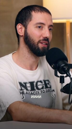 Dmitriy Romanov Instagram - Как вы общаетесь на работе? На «ты» или на «вы»?