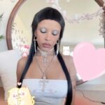 Doja Cat Instagram - 🍰🔪