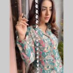 Dolly Chawla Instagram - Kehnde ne oh rishta hamesha majboot hunda… Jithe umeed ght te pyaar jyaada hove… #love #picoftheday #selflove #quotes #morningvibes #vibe #beauty #dollychawla #weather #indianwear ❤️