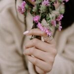 Drishya Raghunath Instagram - 🌸 Picture courtesy: @vishnu_whiteramp #drishya #drishyaraghunath #aesthetic #vishnuraveendranphotography #flowers🌸 #valentines