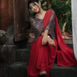 Drishya Raghunath Instagram - ग़ुलाब का फूल PHOTOGRAPHY : @jishnumurali_ MUA : @cosmoholic_by_amritha_sarath OUTFIT : @chithras_fashion_paradise RETOUCH : @abhishek__asokan ASSISTANT : pixel.monk._ LOCATION : @niramayamheritage
