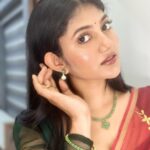 Drishya Raghunath Instagram - Pooja Outfit Check ✨ Mua : @makeoverbyaishh @aishwaryaasokan ✨ Soooo much love for her dedication and passion she has in this art form. 🫂