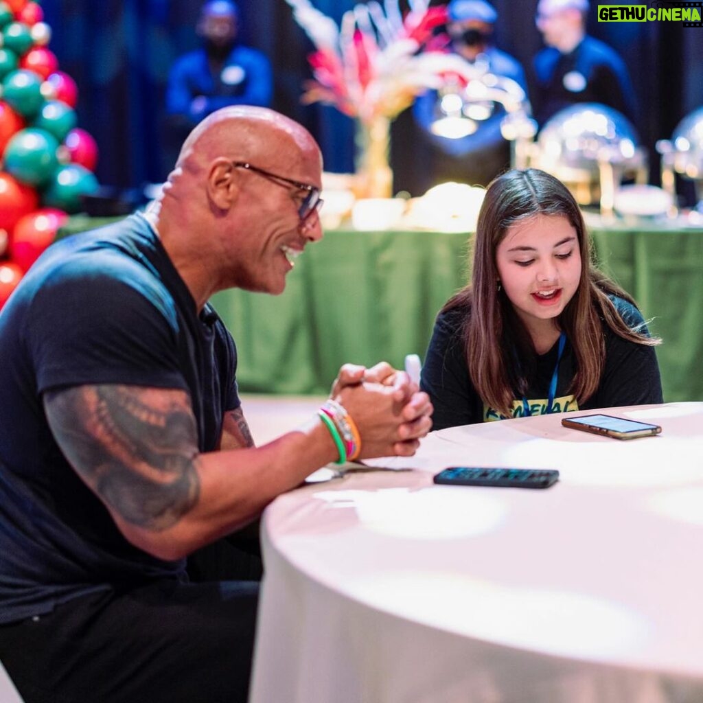 Dwayne Johnson Instagram - This is Jaelle Bornman from @makeawishamerica. She’s 12, she’s awesome and here we are singing “You’re Welcome” from Moana 🎶 🌊 🪝 Jaelle’s wish was to meet me. And I was super lucky to meet her! Part of her wish was to sing a song from MOANA with me - and she chose non other than “You’re Welcome” I told her get ready cos I’m singing in keys that don’t exist! 🤣🙋🏽‍♂️ We had so much fun and it was wonderful meeting her and her mom and dad! Jaelle and her dad have a strong unique bond which I love since I have all daughters myself ❤️ There’s a ton of toxic noise out there, but when you look past that noise - you’ll find good, positive human beings - and Jaelle is one of them. #MakeAWishDay #21Kids #BestDayEver