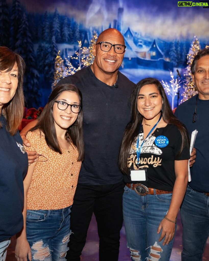 Dwayne Johnson Instagram - This is Jade Hoyle from @makeawishamerica. She’s 22 and she’s awesome! Jade’s wish was to meet me. Jade’s an accomplished and bad ass dancer 💃🏻 and was so cool to hang out with. I had a blast and it was my honor to make her wish come true. Lots of negative noise out there in the world, but there’s much more good things out there too, and Jade is one of them. #MakeAWishDay #21Kids #BestDayEver #rubyroundhouse 😉👊🏾