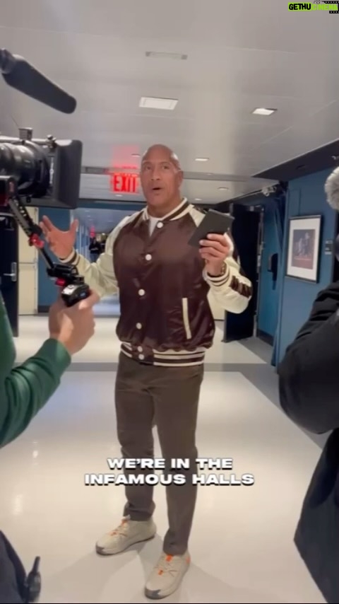 Dwayne Johnson Instagram - It’s true - “I’m pulling it out” are words I never say, what do ya want from me? Brotha’s keepin’ it real 💁🏽‍♂️😂   My favorite part is you can hear my lead publicist say “Jesus Chriiist” off camera 🤦🏽‍♀️🤣   Life’s short, let’s have fun 😂😈   Take 2 🎬 💀 @acorns #mightyoakcard * link in bio ☝🏾   Dwayne Johnson is a director of Acorns Labs, LLC.