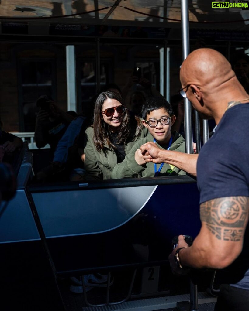 Dwayne Johnson Instagram - This is Bart Tehune from @makeawishamerica. He’s 12 and he’s awesome. Very special boy whose wish was to meet me. We share a crazy sense of humor and I’m super lucky I got the chance to meet him. Soon as I sat down he said, “please don’t be weird” and I said “dude I’m super weird” 😂🙋🏽‍♂️ There’s still a lot of positive and good stuff that’s happening around the world - and Bart’s one of them. #MakeAWishDay #21Kids #BestDayEver