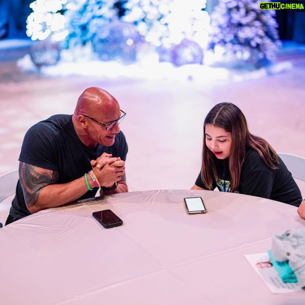 Dwayne Johnson Instagram - This is Jaelle Bornman from @makeawishamerica. She’s 12, she’s awesome and here we are singing “You’re Welcome” from Moana 🎶 🌊 🪝 Jaelle’s wish was to meet me. And I was super lucky to meet her! Part of her wish was to sing a song from MOANA with me - and she chose non other than “You’re Welcome” I told her get ready cos I’m singing in keys that don’t exist! 🤣🙋🏽‍♂️ We had so much fun and it was wonderful meeting her and her mom and dad! Jaelle and her dad have a strong unique bond which I love since I have all daughters myself ❤️ There’s a ton of toxic noise out there, but when you look past that noise - you’ll find good, positive human beings - and Jaelle is one of them. #MakeAWishDay #21Kids #BestDayEver