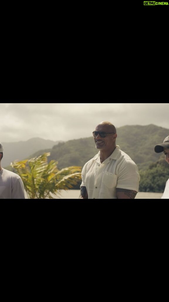 Dwayne Johnson Instagram - Aloha 🤙🏾 I’m honored to sign the #PledgeToOurKeiki written by our students from across the islands of Hawai’i. They’re asking us to volunteer and engage to increase resiliency as we build momentum towards Earth Day on April 22nd 🌎🌺 Awesome to see the amazing efforts of our 170,000+ students of Hawai’i working hard to help preserve our culture, our islands and help Maui recover and rebuild and grow our island networks, so we can react even more effectively to future challenges Visit the link in my bio (kanuhawaii.org) to join the pledge 🙏🏾 @KanuHawaii @HawaiiPublicSchools @PalauPledge @EarthDayNetwork #PledgeToOurKeiki