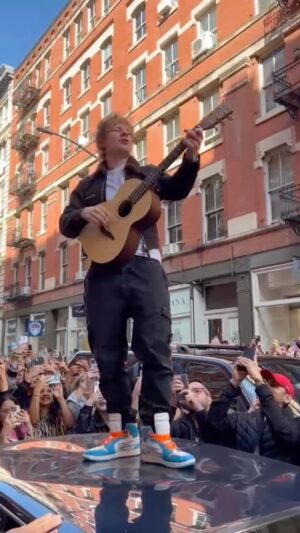 Ed Sheeran Instagram - Standing on a Volvo in New York outside the pop up x