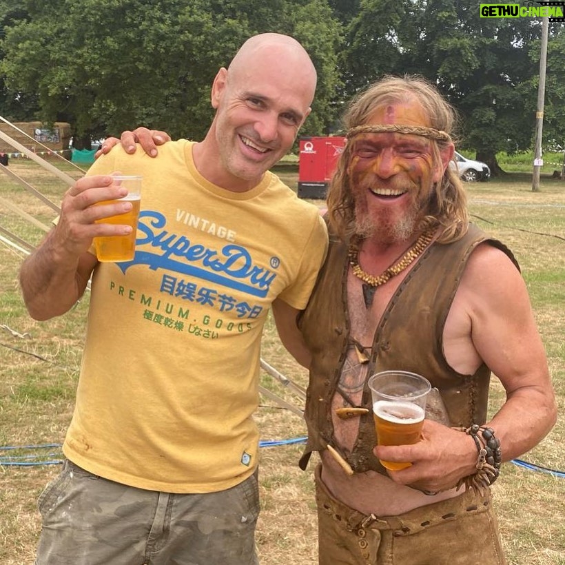 Ed Stafford Instagram - Fun in the sun ☀️ with @will_lord_prehistoric_survival at @thebushcraftshow! Great to be home and drinking cold lager 🍺 in a field. Living the dream! 😎 Diet / training starts Monday 😬🙄 Stanford Hall