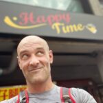 Ed Stafford Instagram - Just smashed out a cheeky 10k 🏃‍♂️ in Taichung 🥵 🇹🇼 我刚在台中跑了10公里🏃‍♂️🥵 下一集在山里3天开始🏔 🇧🇷 Acabei de correr 10km em Taichung 🏃‍♂️🥵 o próximo episódio começa em 3 dias nas montanhas 🏔 🇹🇷 Taichung'da 10 kilometrelik bir koşu yaptım Ti Quang Chang