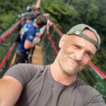 Ed Stafford Instagram - FMO episode 17 wrapped 😎. That was a tough one - Taiwan’s jungle is STEEP!⛰ Extraordinary work by @ness_knight for accepting the challenge with just a week and a half to prepare. She was brilliant and very much looking forward to seeing her 7-month-old daughter Ava again now it’s over. @laurabingham93 i love you. Tell the kids I’ll see them soon. (After episode 18 🤦🏻‍♂️🤣) 🇧🇷 FMO episódio 17 encerrado 😎. Essa foi difícil - a selva de Taiwan é Íngreme!⛰ 🇹🇷 FMO 17. bölüm tamamlandı 😎. Bu zor bir şeydi - Tayvan'ın ormanı STEEP!] @tailoredathlete