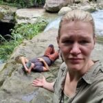 Ed Stafford Instagram - FMO episode 17 wrapped 😎. That was a tough one - Taiwan’s jungle is STEEP!⛰ Extraordinary work by @ness_knight for accepting the challenge with just a week and a half to prepare. She was brilliant and very much looking forward to seeing her 7-month-old daughter Ava again now it’s over. @laurabingham93 i love you. Tell the kids I’ll see them soon. (After episode 18 🤦🏻‍♂️🤣) 🇧🇷 FMO episódio 17 encerrado 😎. Essa foi difícil - a selva de Taiwan é Íngreme!⛰ 🇹🇷 FMO 17. bölüm tamamlandı 😎. Bu zor bir şeydi - Tayvan'ın ormanı STEEP!] @tailoredathlete